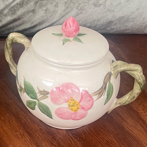 Vintage Franciscan Desert Rose sugar bowl with lid pink and cream and green - Picture 3 of 10